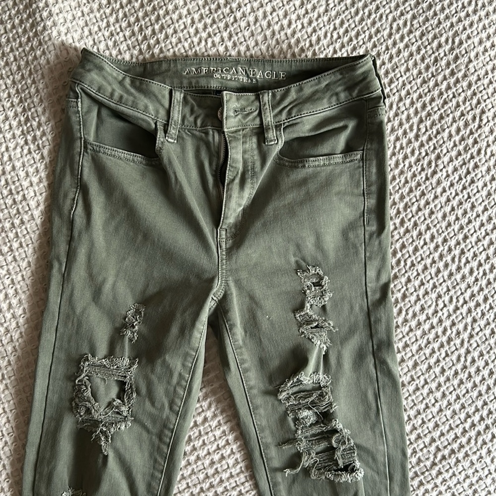 american Eagle green distressed hi-rise begging, super stretch X, size 4